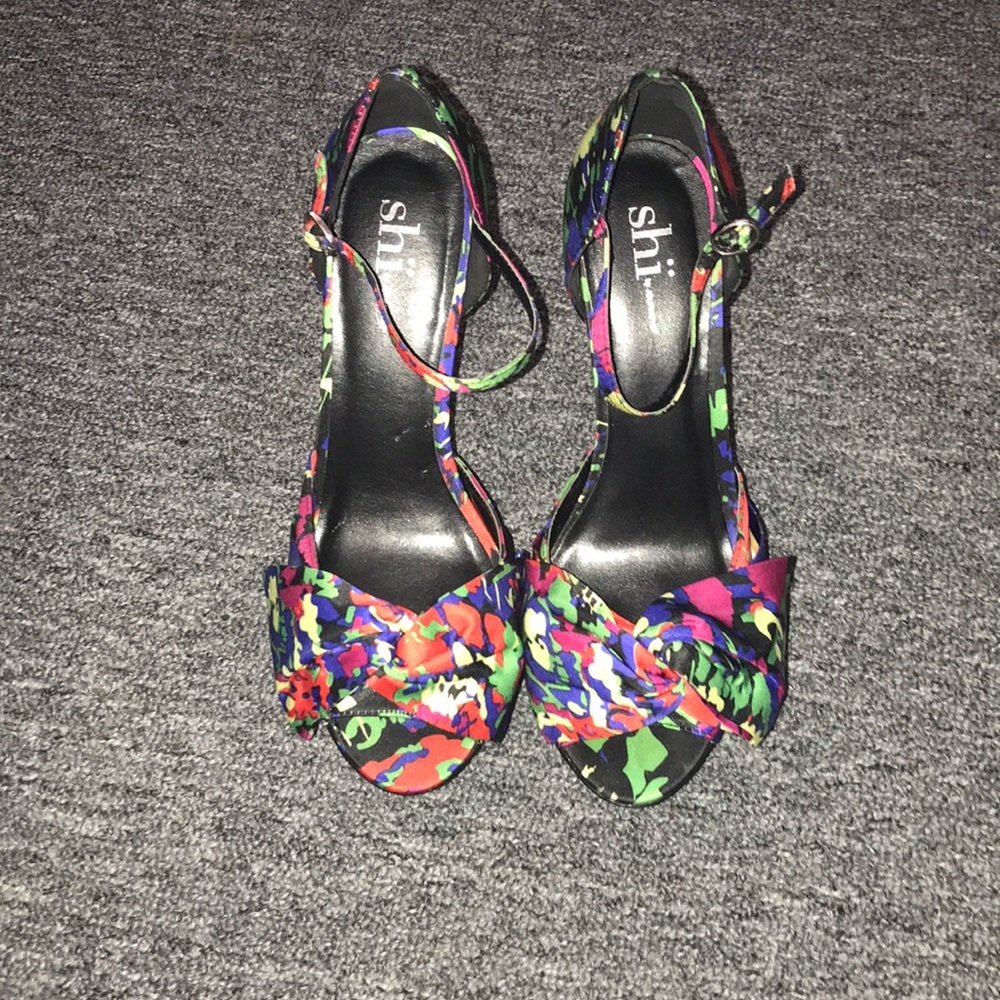 Multi color women heels 🍀💙❤️💟